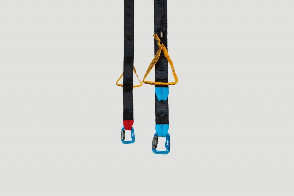 Strap harness hanger