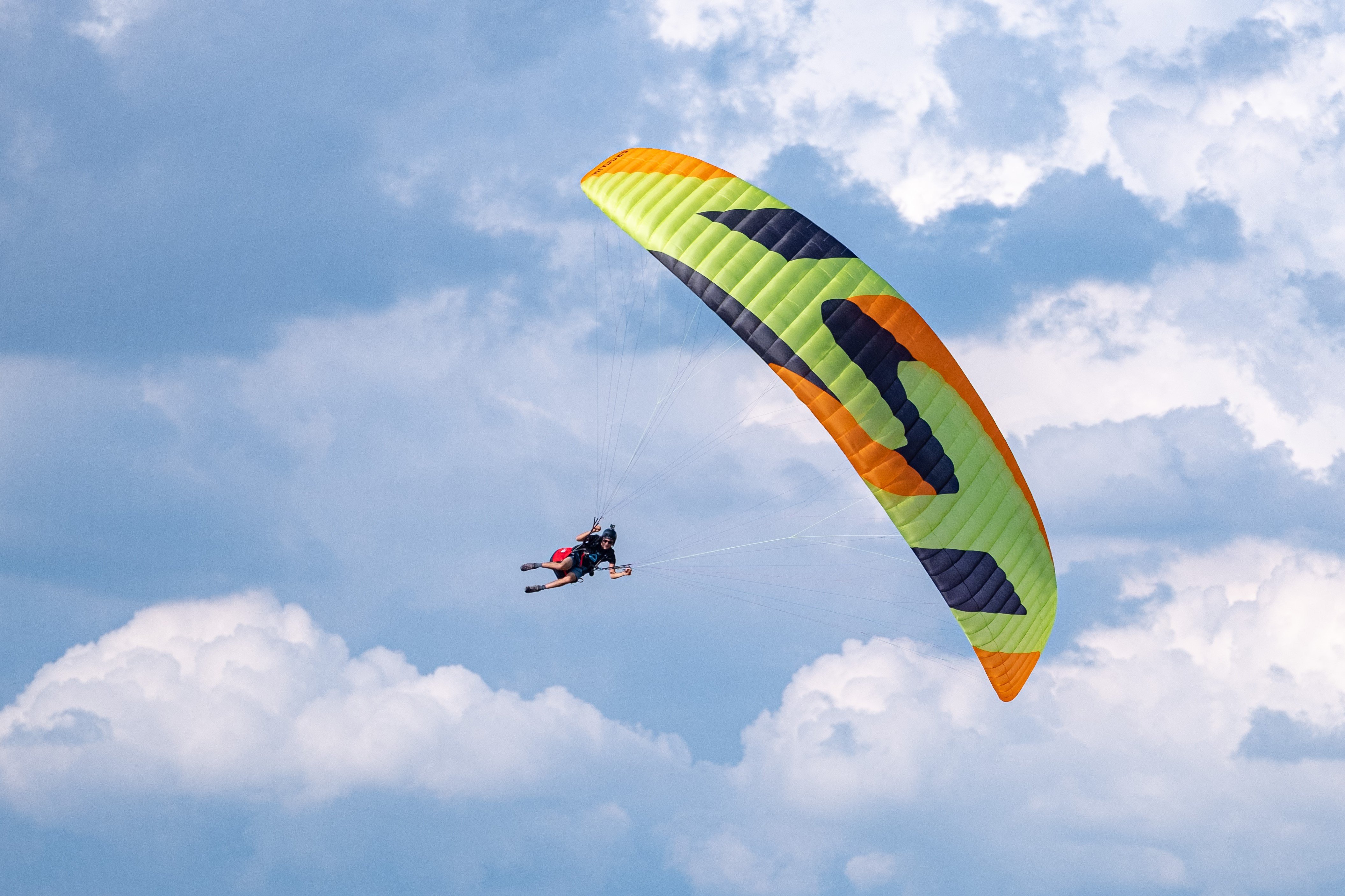 SKY PARAGLIDER ON COUPE ICARE 2021